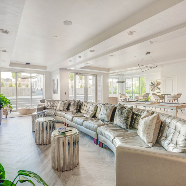 Encore Apartments - Stylish and Spacious Lounge Area