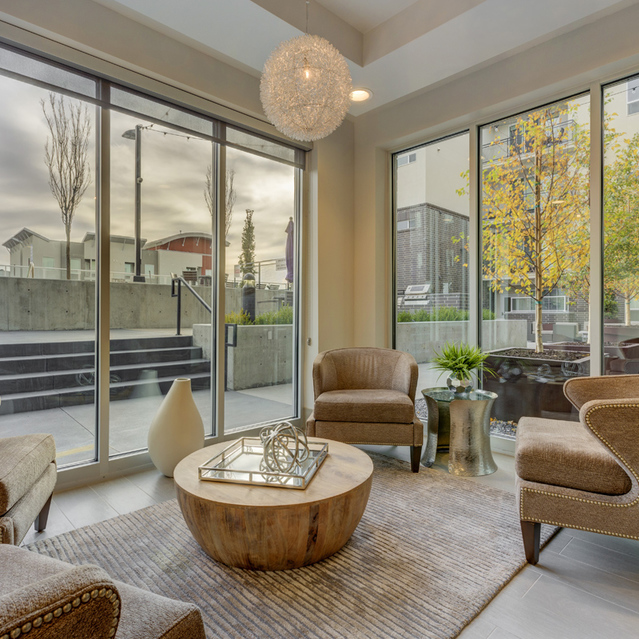 Encore Apartments - Stylish and Spacious Lounge Area