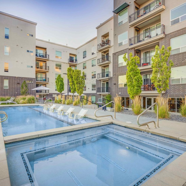 Encore Apartments - Two Sparkling Swimming Pools